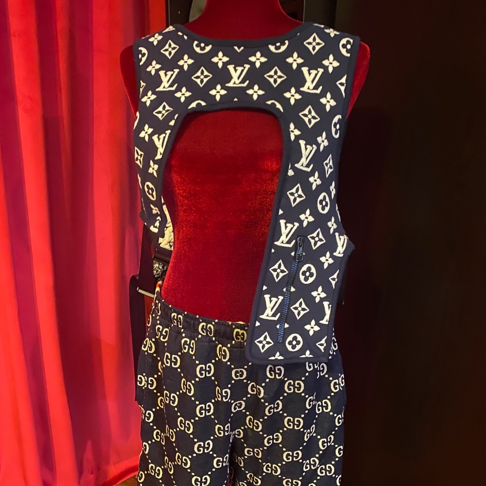 Louis Vuitton - Picture 5 of 8